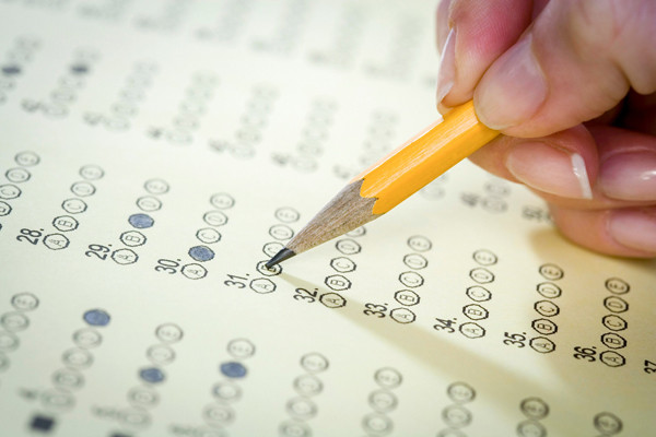 Nên thi SAT hay IELTS?