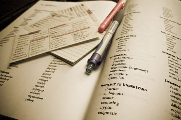 Cách sử dụng sách học từ vựng IELTS