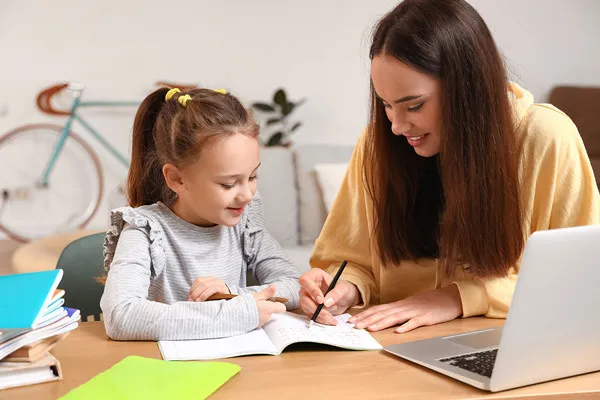 ECE English tuyển dụng vị trí tutor - trợ giảng