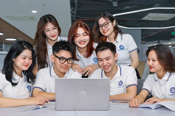 Combined IELTS admission methods at Thuongmai University in 2024