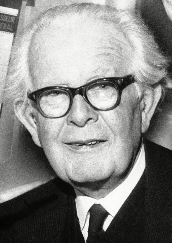 Jean Piaget là một nhà tâm lý học và triết gia người Thụy Sĩ (1896–1980)